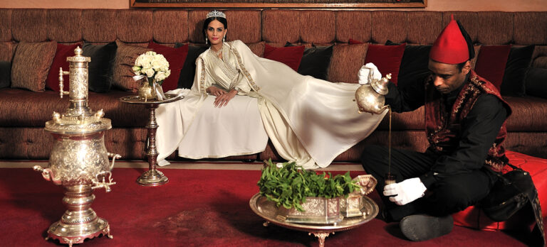 L’Hospitalité Marocaine : Une Tradition Millénaire d’Accueil et de Générosité L’Hospitalité Marocaine : Une Tradition Millénaire d’Accueil et de Générosité