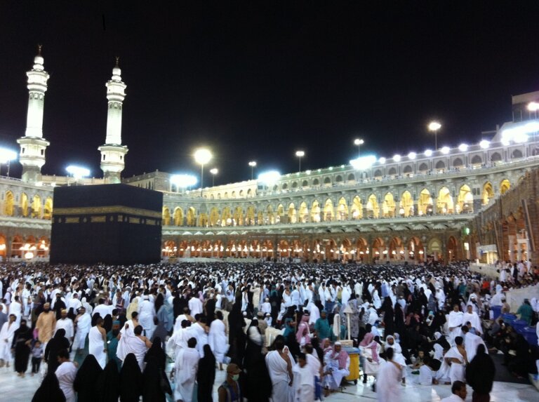 Un Voyage Spirituel Parfait : Guide Complet pour accomplir la Umrah depuis le Maroc